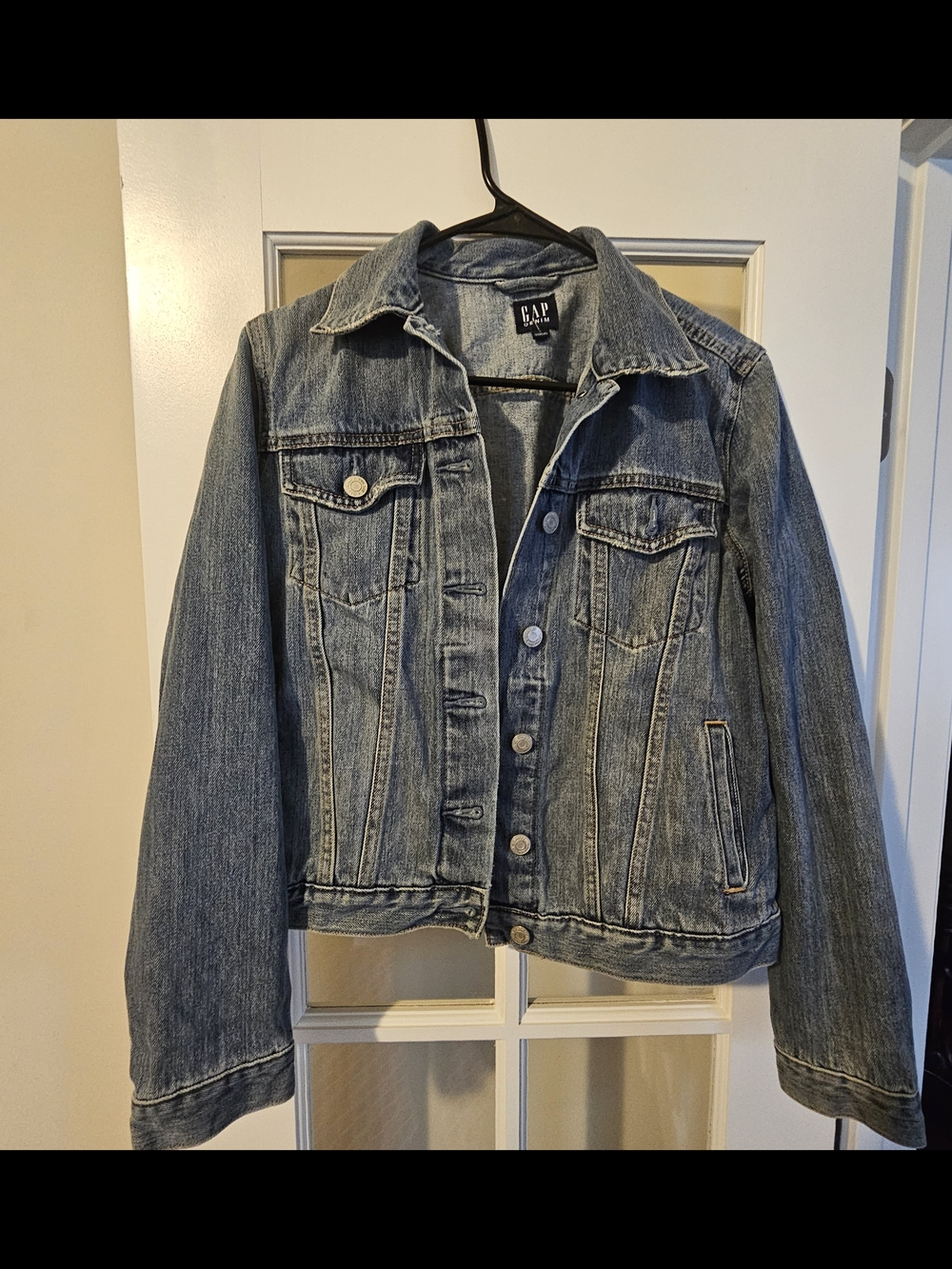 GAP Denim Women’s Classic Blue Jean Jacket Medium Wash